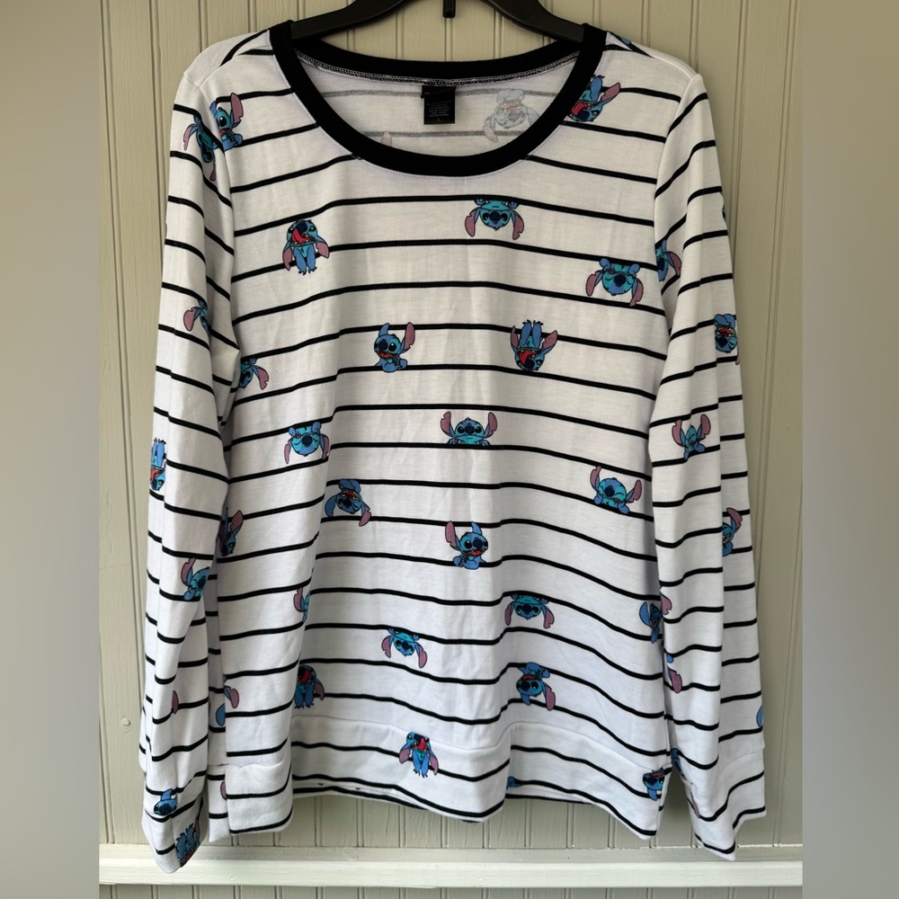 Disney women’s White Black Long Sleeve Tee lightweight sweatshirt Stripes Stitch